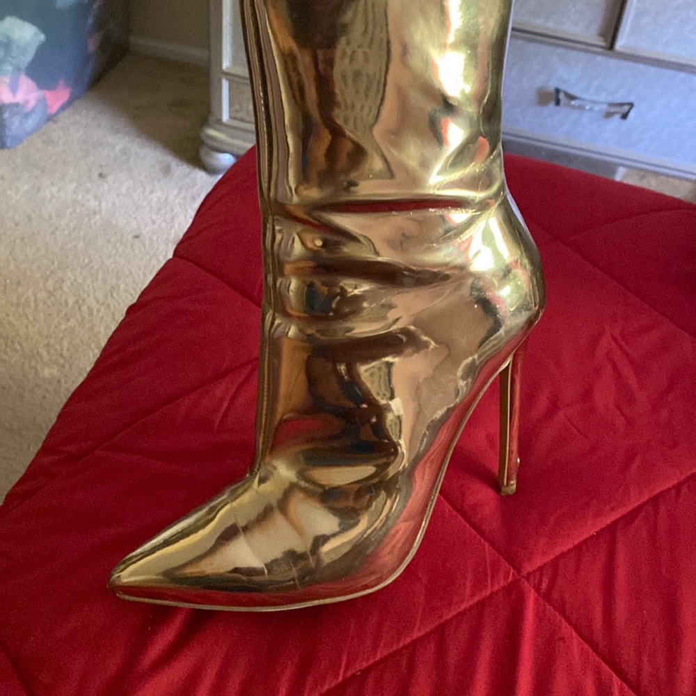 Gold steve madden heel boot